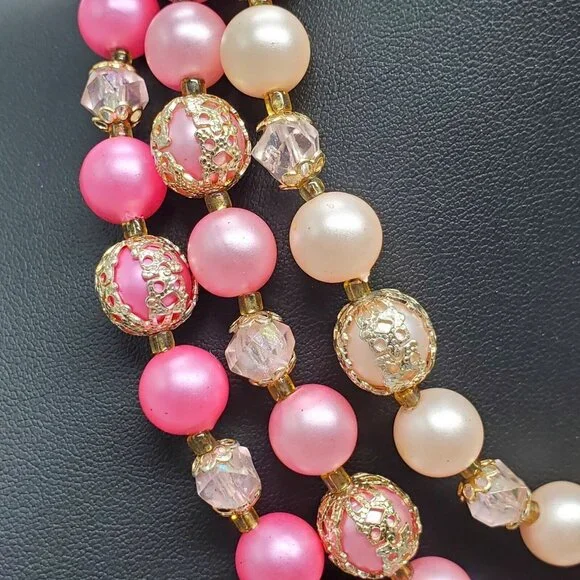 Vtg 3-Strand Faux Pearl Bead Necklace Gold Tone Filigree Pink Adjustable 14"+2.5 - Picture 3 of 11
